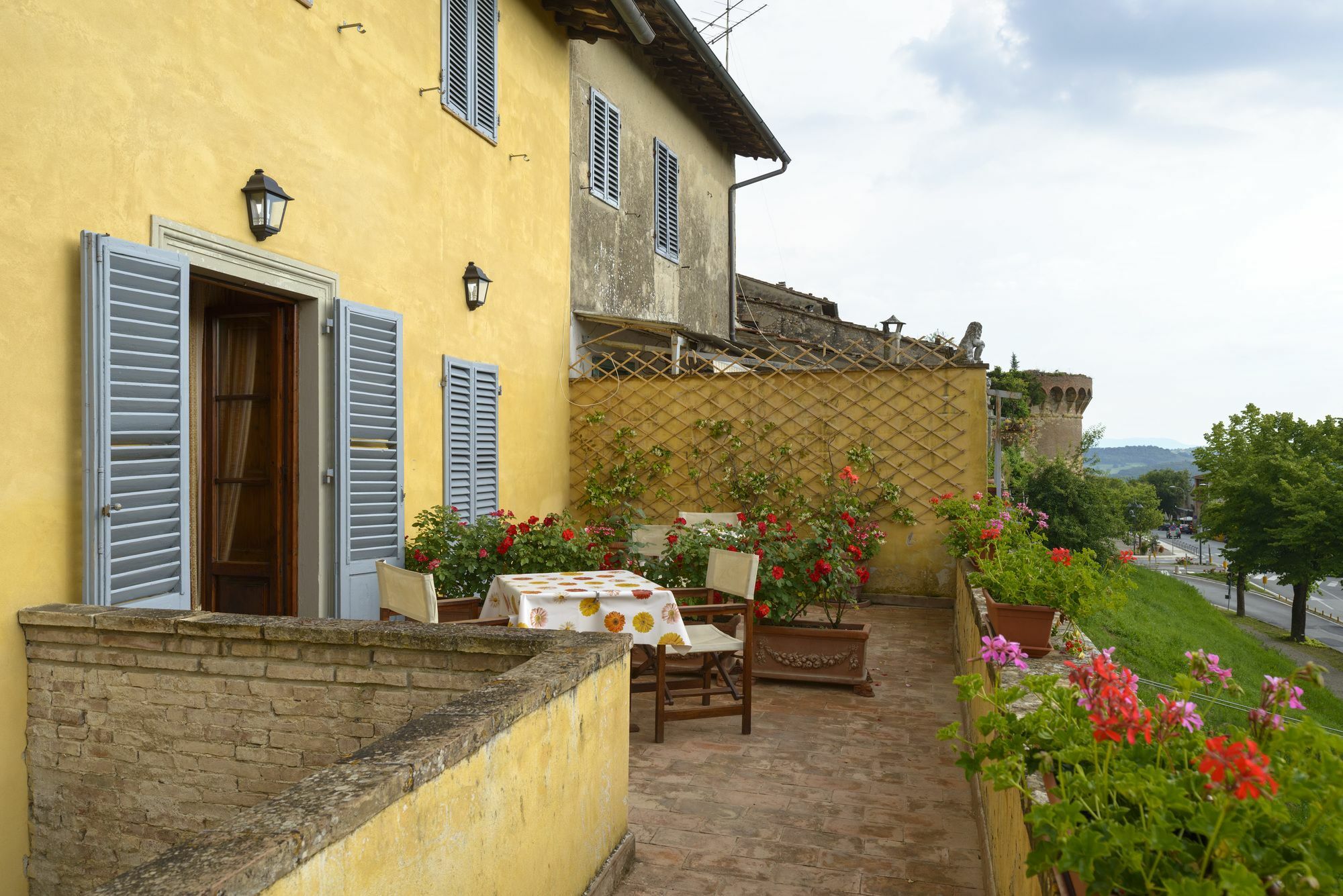 B&B Palazzo Al Torrione 2 Σαν Τζιμινιάνο Εξωτερικό φωτογραφία